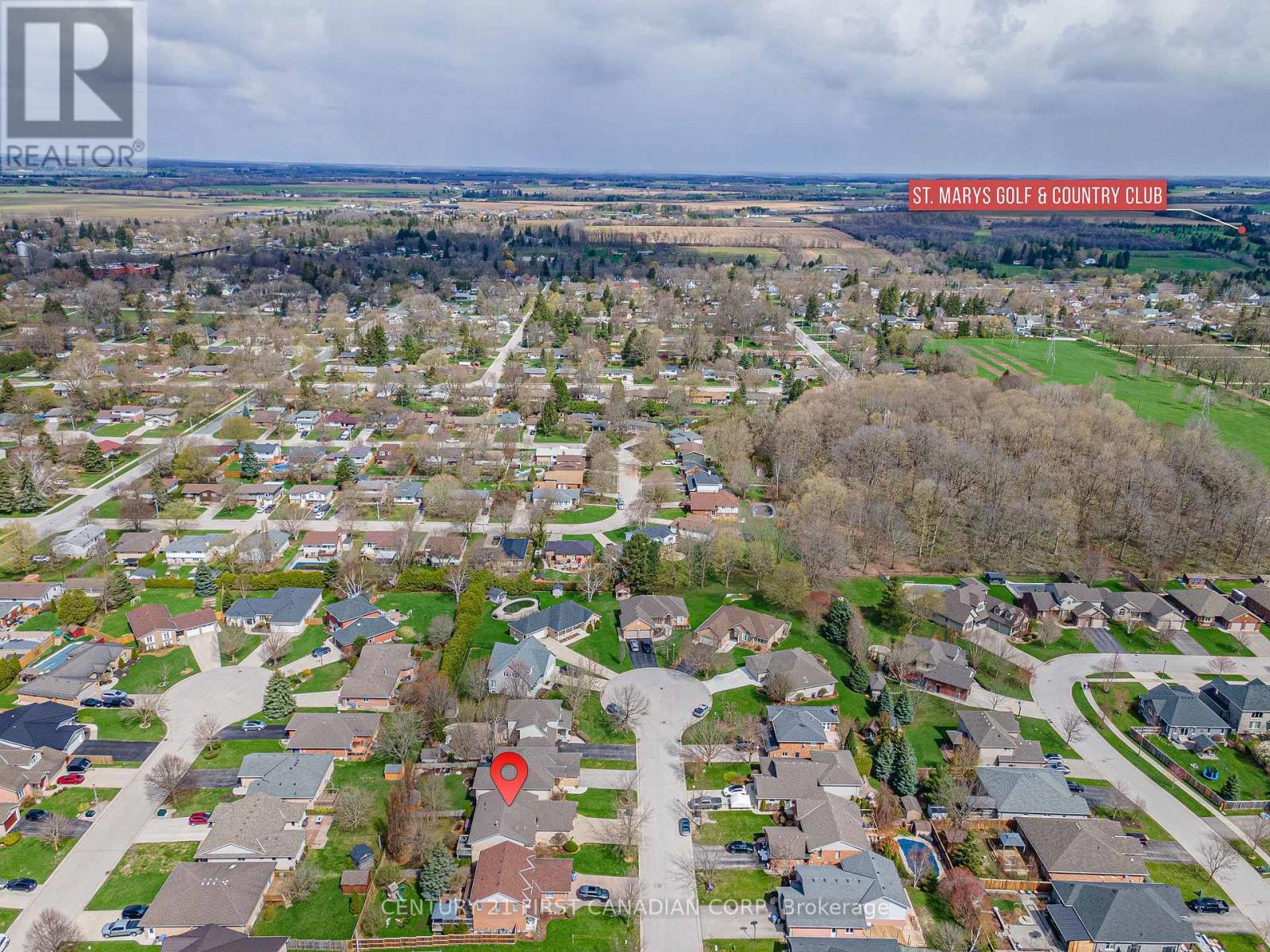 4 OAKWOOD COURT - 48