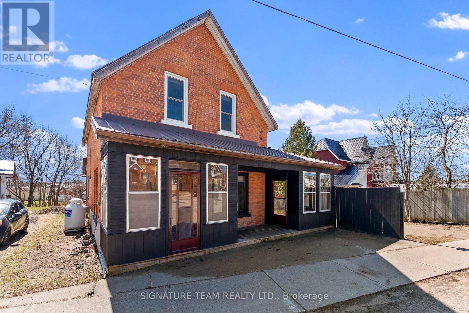 23 MAIN STREET - 3