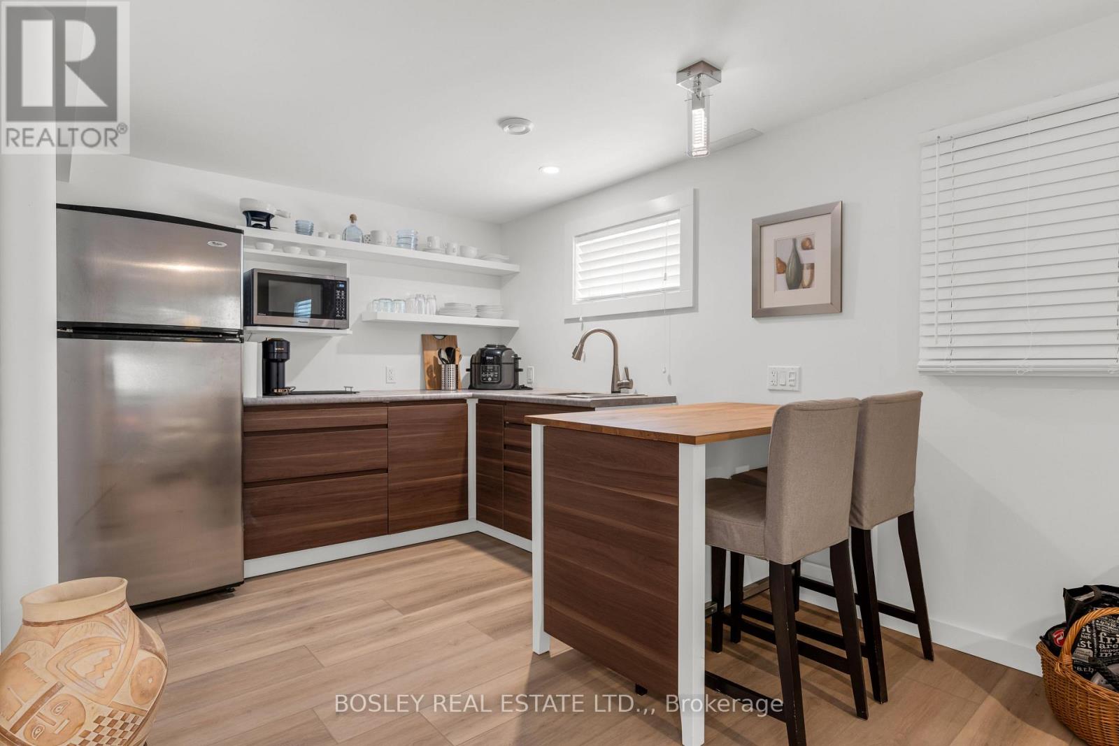 Lower level Kitchen with Breakfast Bar