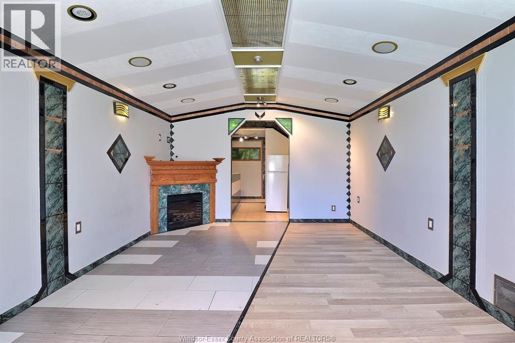 401 PARENT Unit# 11, Windsor, Ontario, N9A2B9 — Photo 3