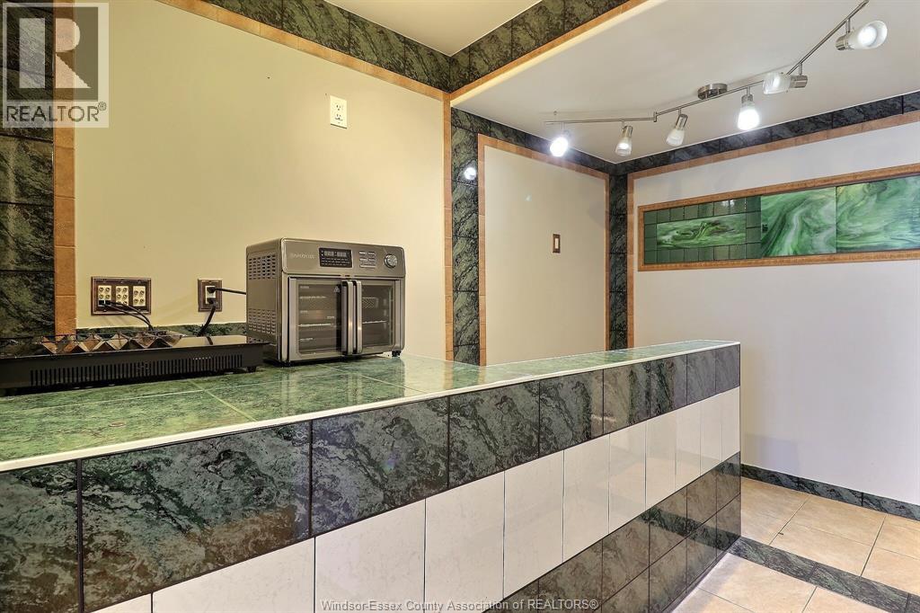 401 PARENT Unit# 11, Windsor, Ontario, N9A2B9 — Photo 7