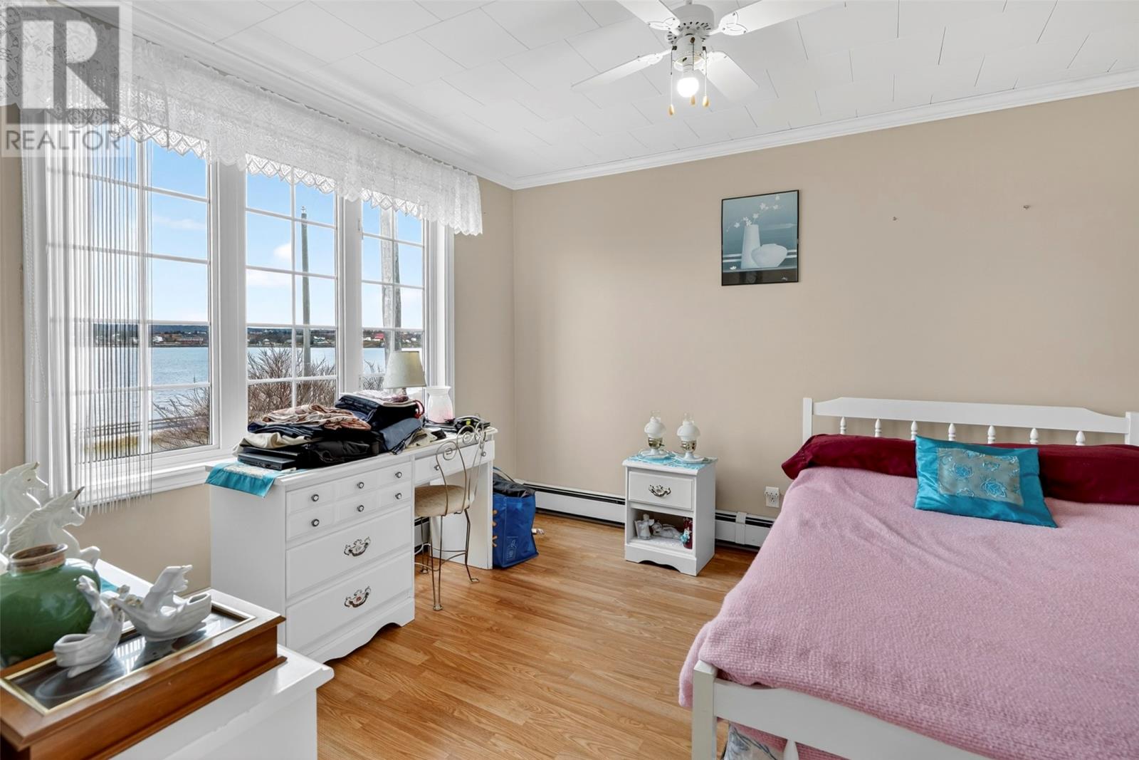 Front Bedroom pic #1