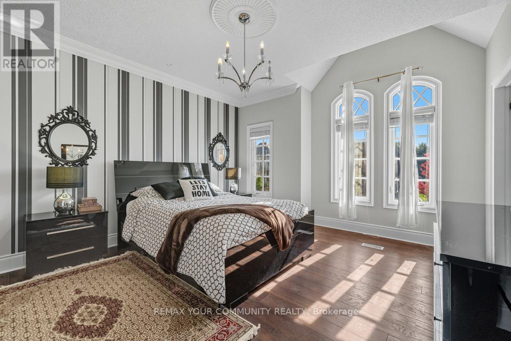 22 LONGTHORPE COURT - 32