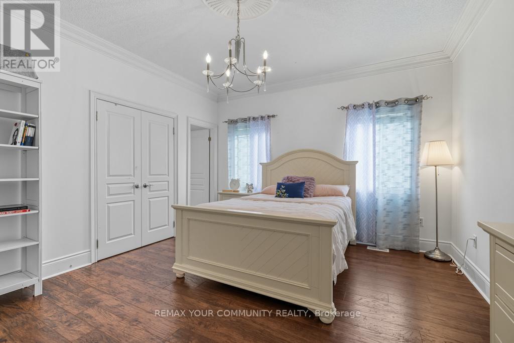 22 LONGTHORPE COURT - 28