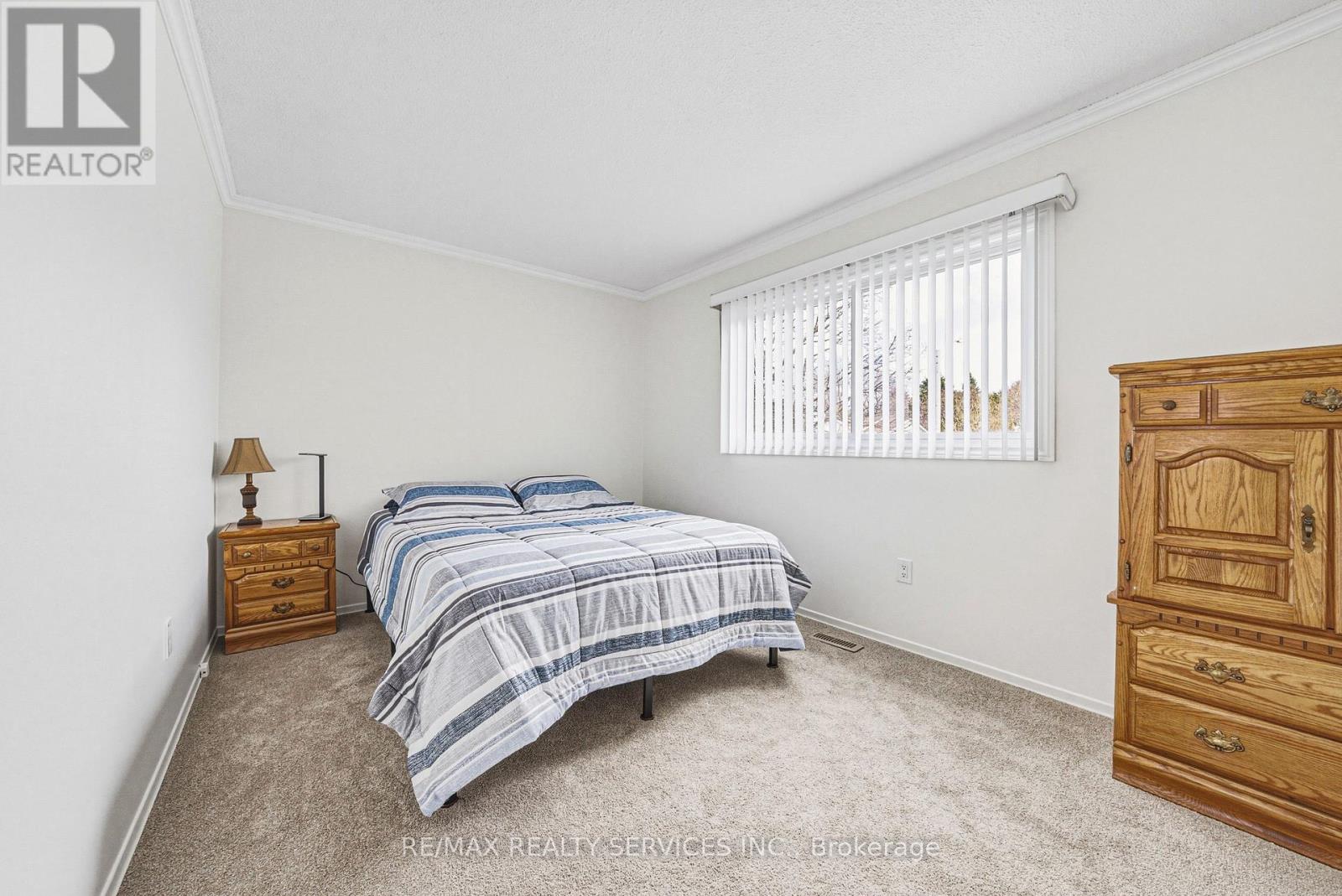4 MOUNT FOREST DRIVE - 23