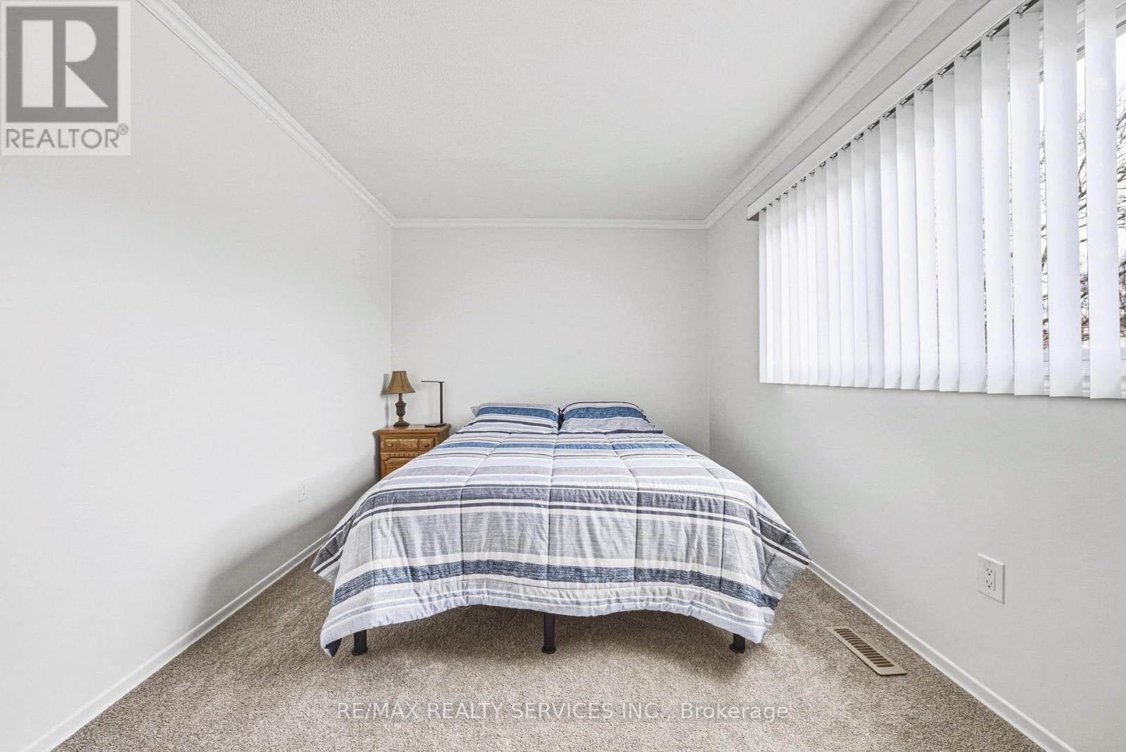 4 MOUNT FOREST DRIVE - 24