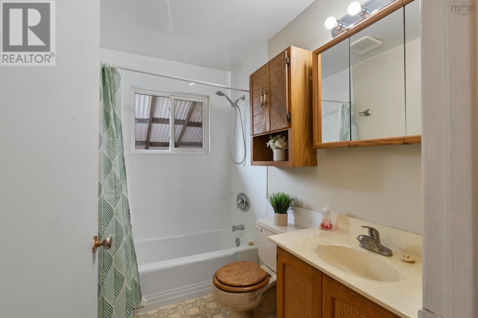 Property 26 of 33 of 355 Spring Avenue