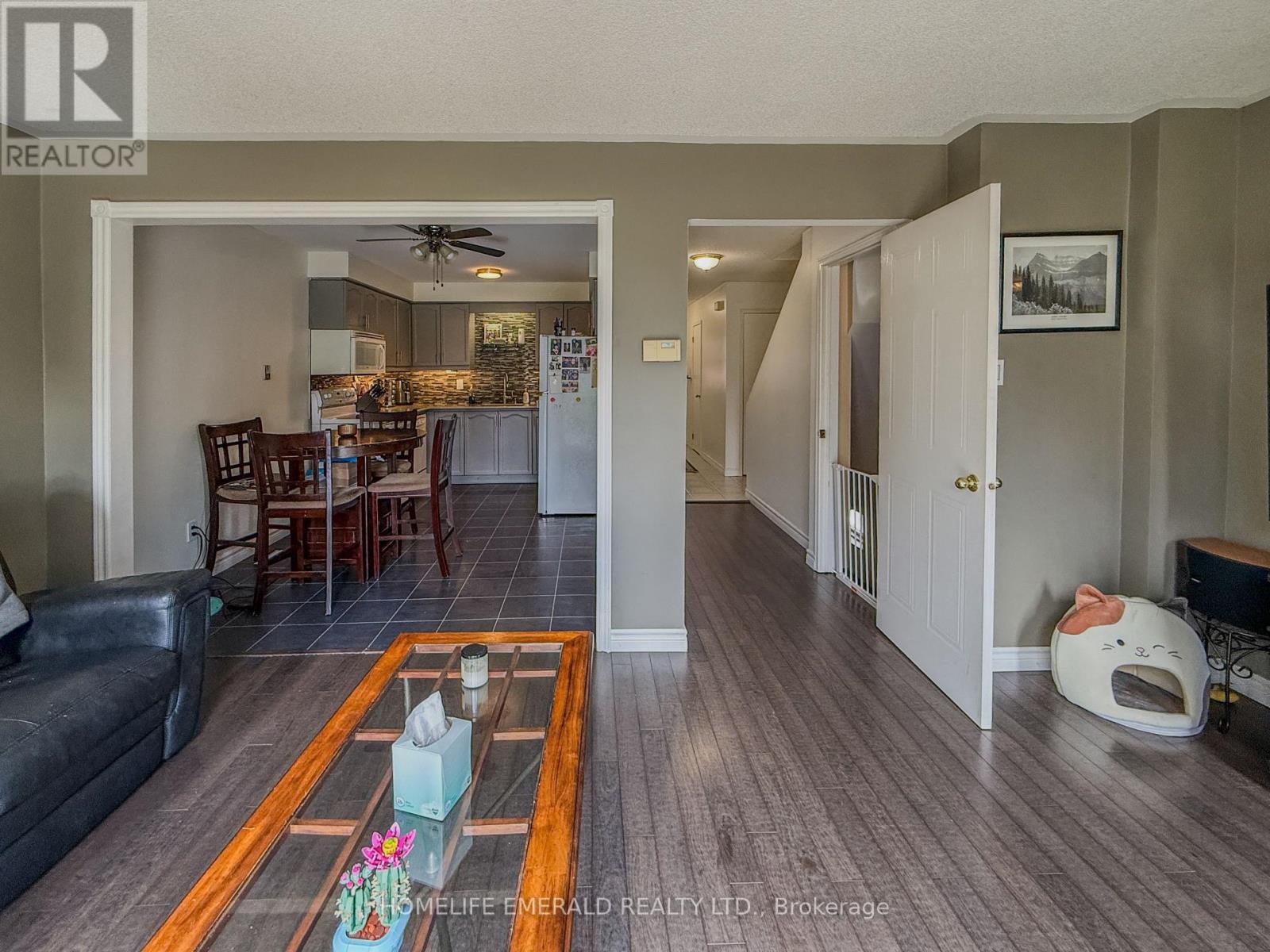 1 POTTER CRESCENT - 15