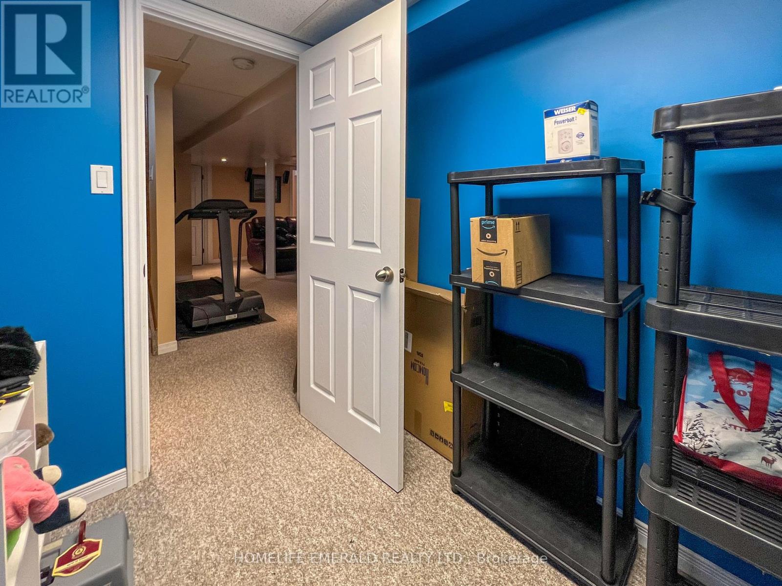 1 POTTER CRESCENT - 29