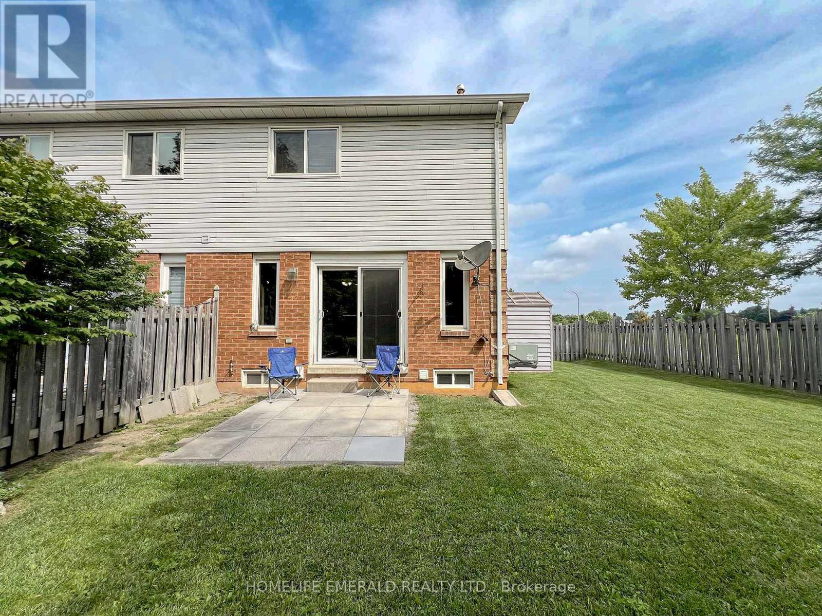 1 POTTER CRESCENT - 40