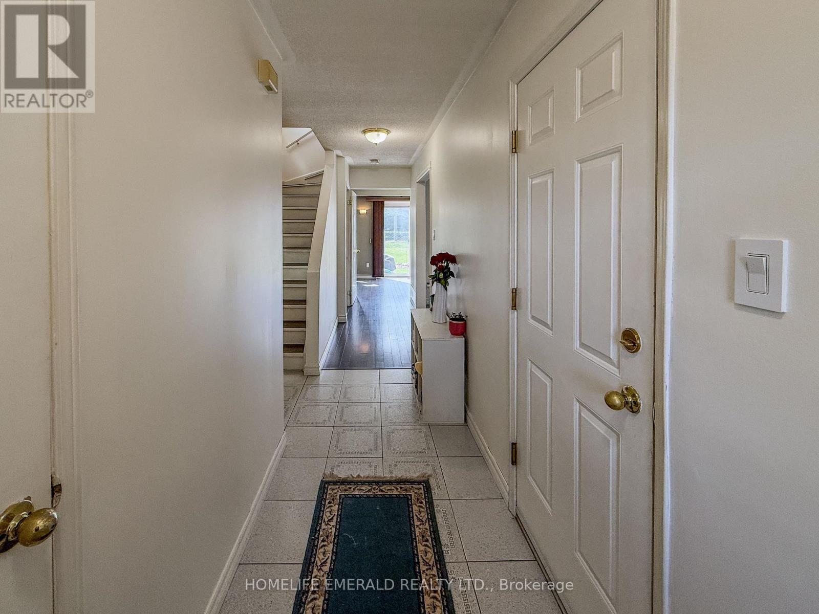 1 POTTER CRESCENT - 5