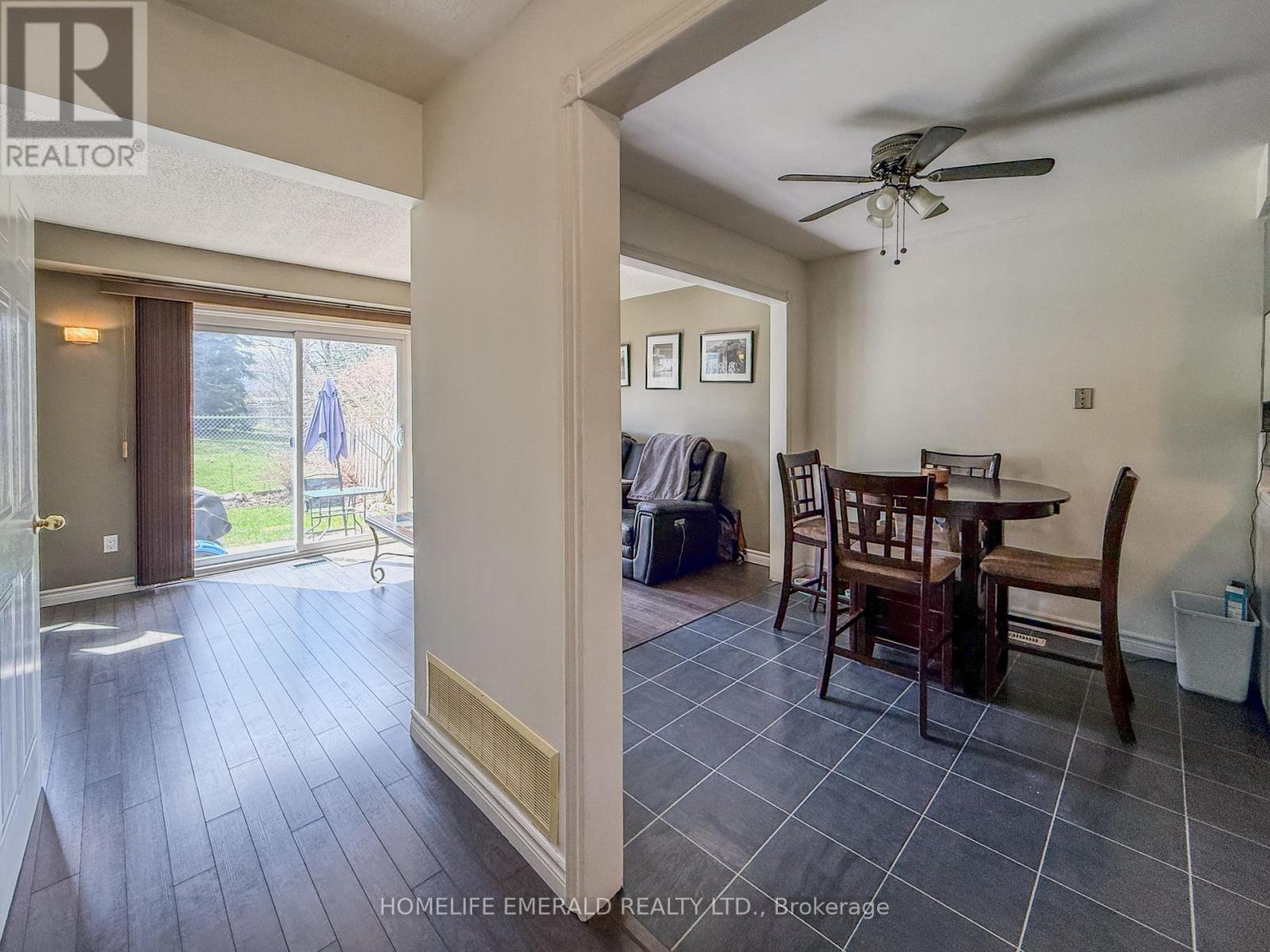 1 POTTER CRESCENT - 7