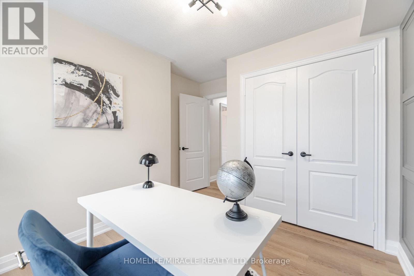 28 SUSSEXVALE DRIVE - 22
