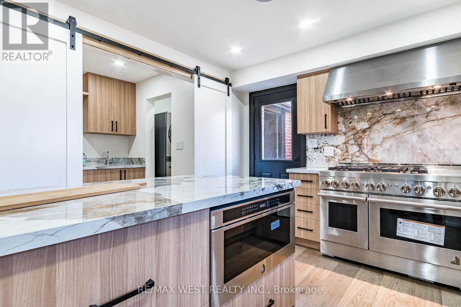 29 BLAKETON ROAD - 11