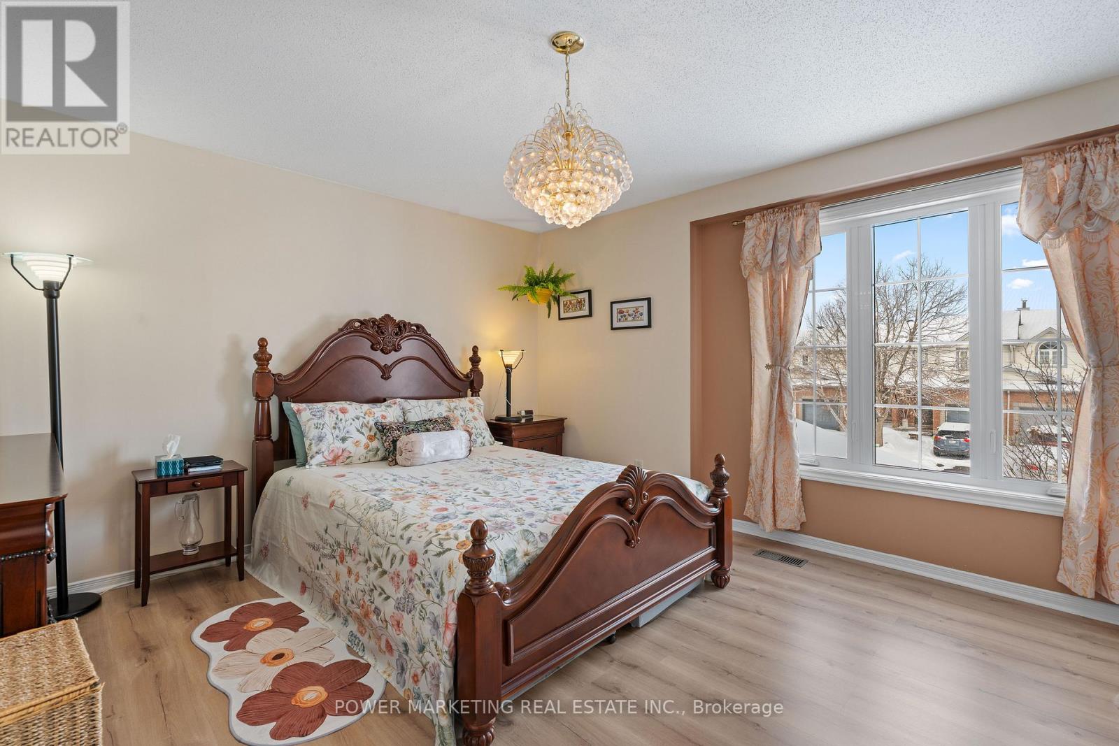 1096 BALLANTYNE DRIVE — photo 17