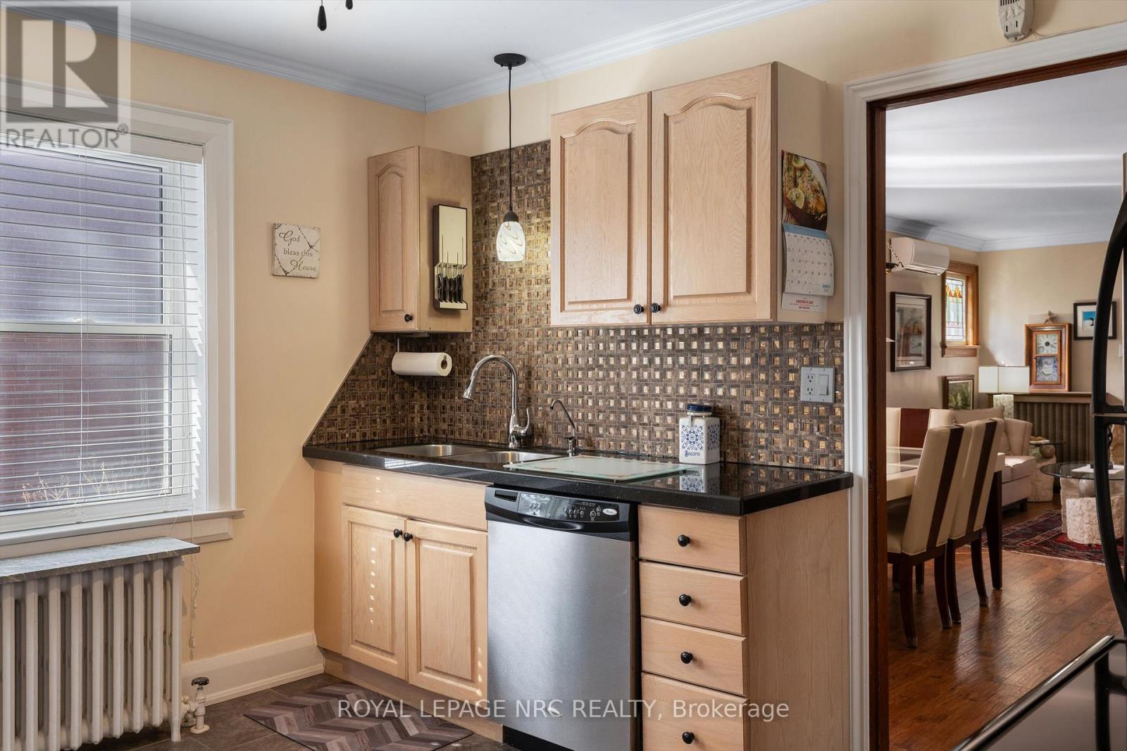 4148 DRUMMOND ROAD - 10
