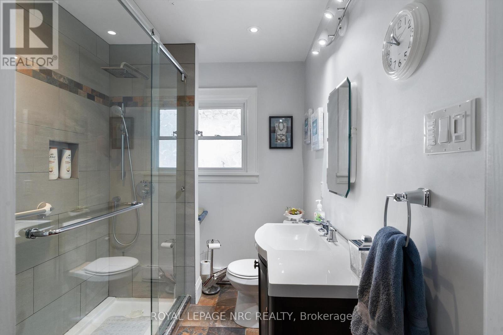 4148 DRUMMOND ROAD - 11
