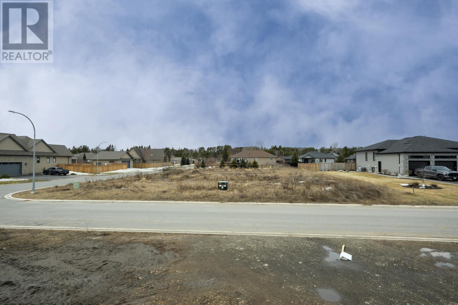 2103 MAGNOLIA DR, THUNDER BAY, Ontario, P7K0J3 — Photo 7