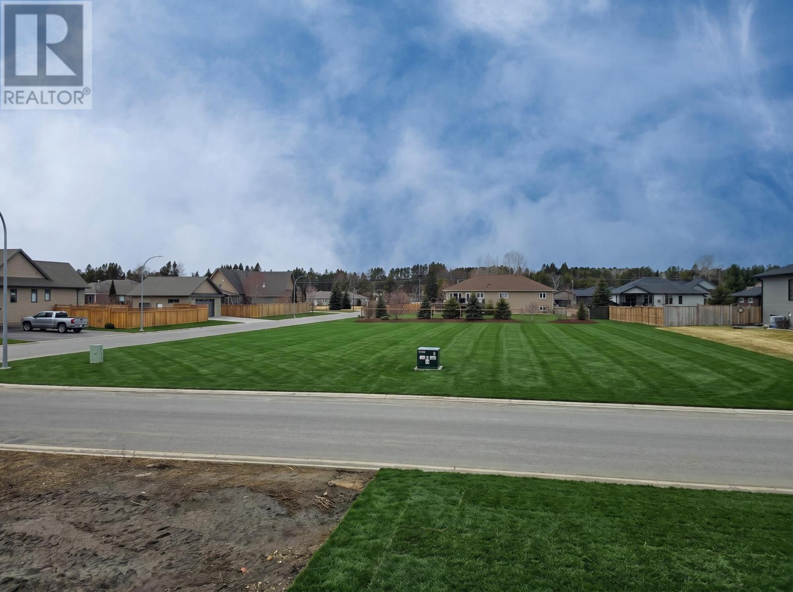 2103 MAGNOLIA DR, THUNDER BAY, Ontario, P7K0J3 — Photo 9