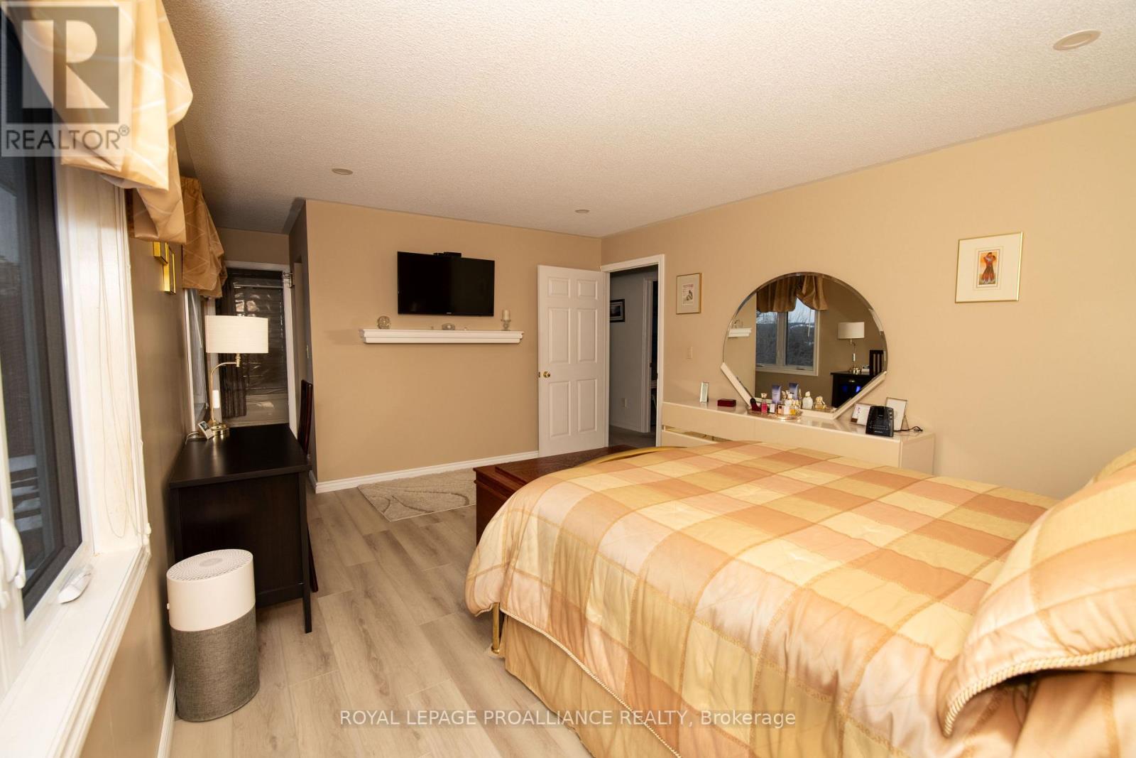 61 SILLS ROAD - 22
