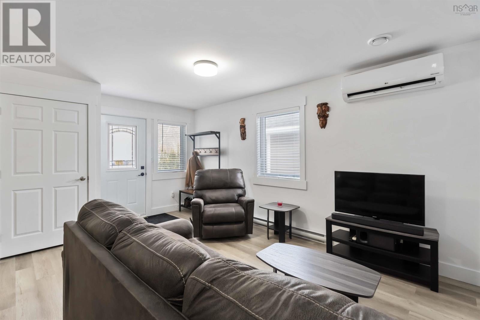 1029 Upper Church Street — photo 13