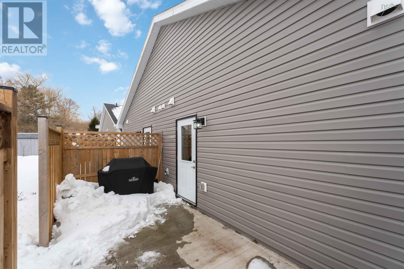 1029 Upper Church Street — photo 27