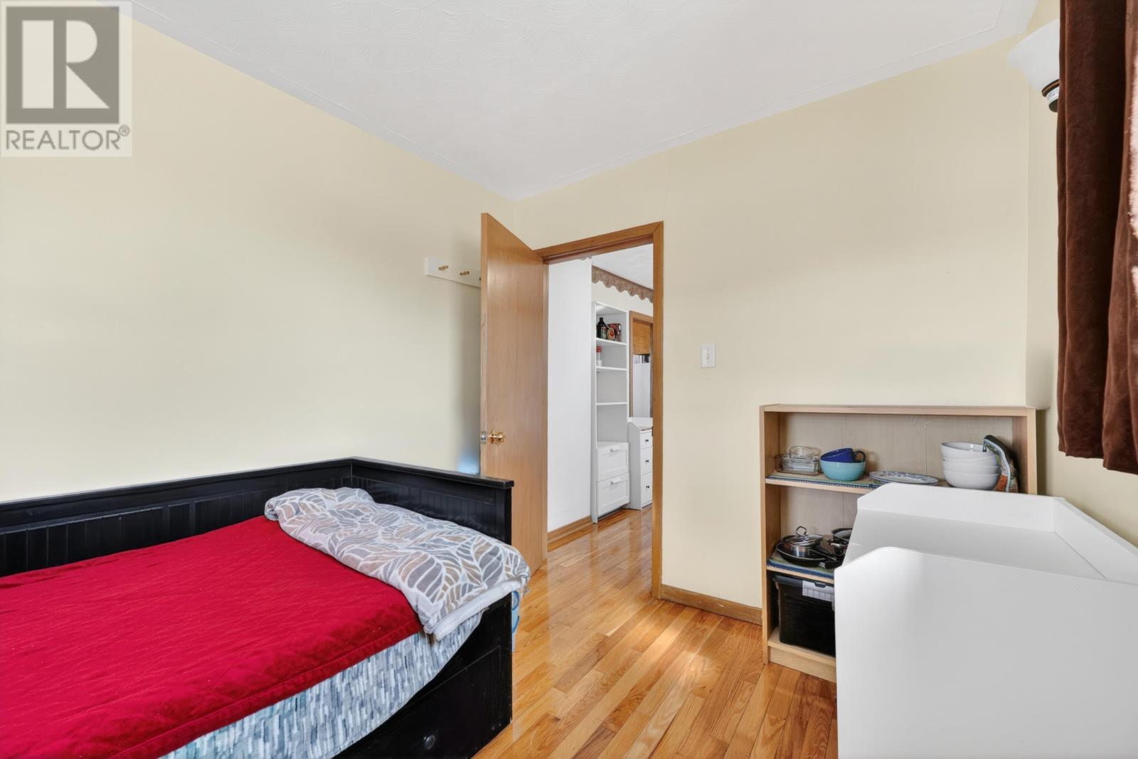 Property 25 of 48 of 123 Maloney Street