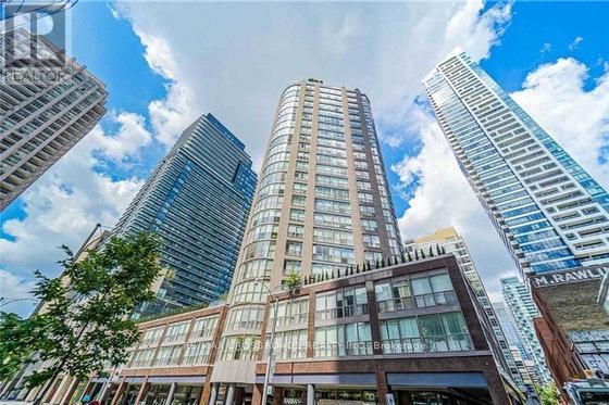 1412 - 24 WELLESLEY STREET W