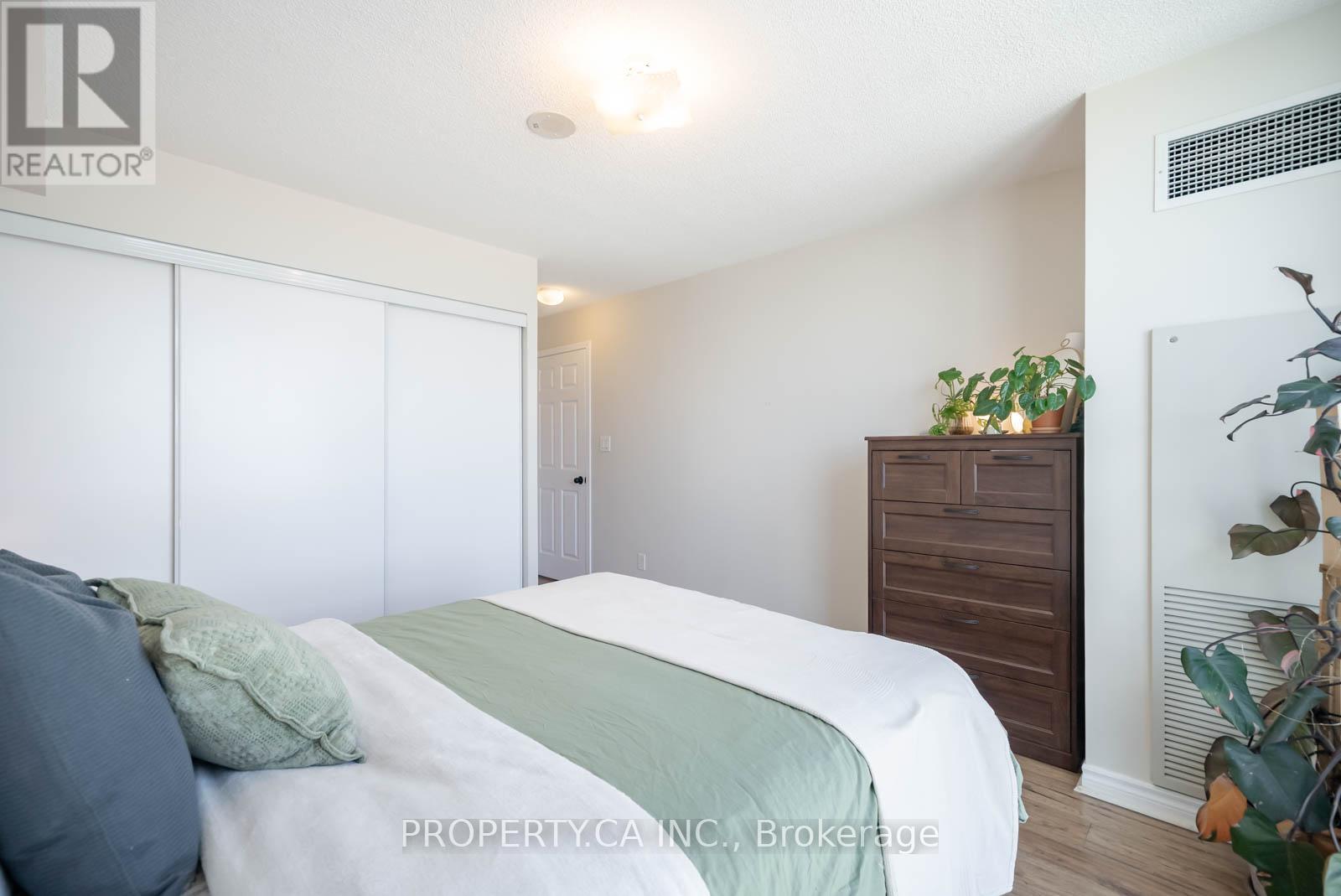 #2003 88 GRANGEWAY AVENUE - 15