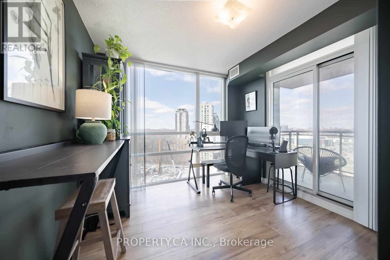 #2003 88 GRANGEWAY AVENUE - 17