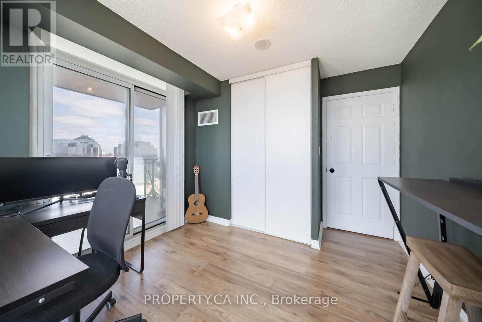 #2003 88 GRANGEWAY AVENUE - 19