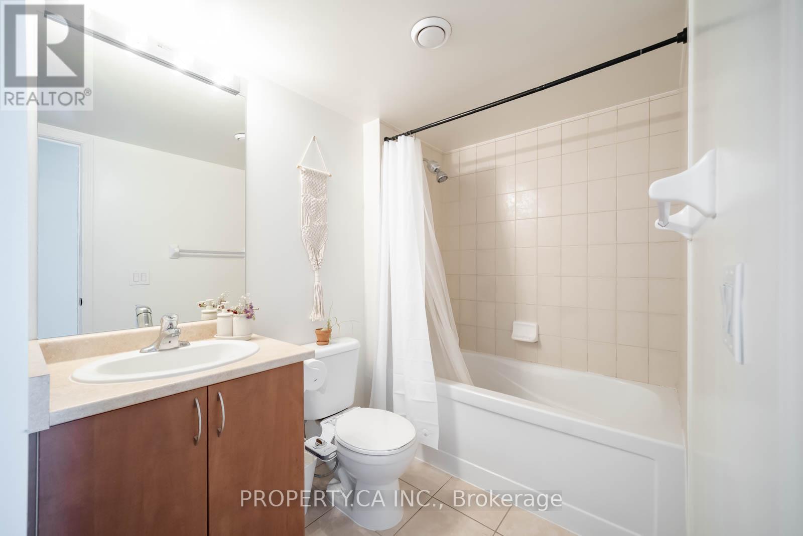 #2003 88 GRANGEWAY AVENUE - 20