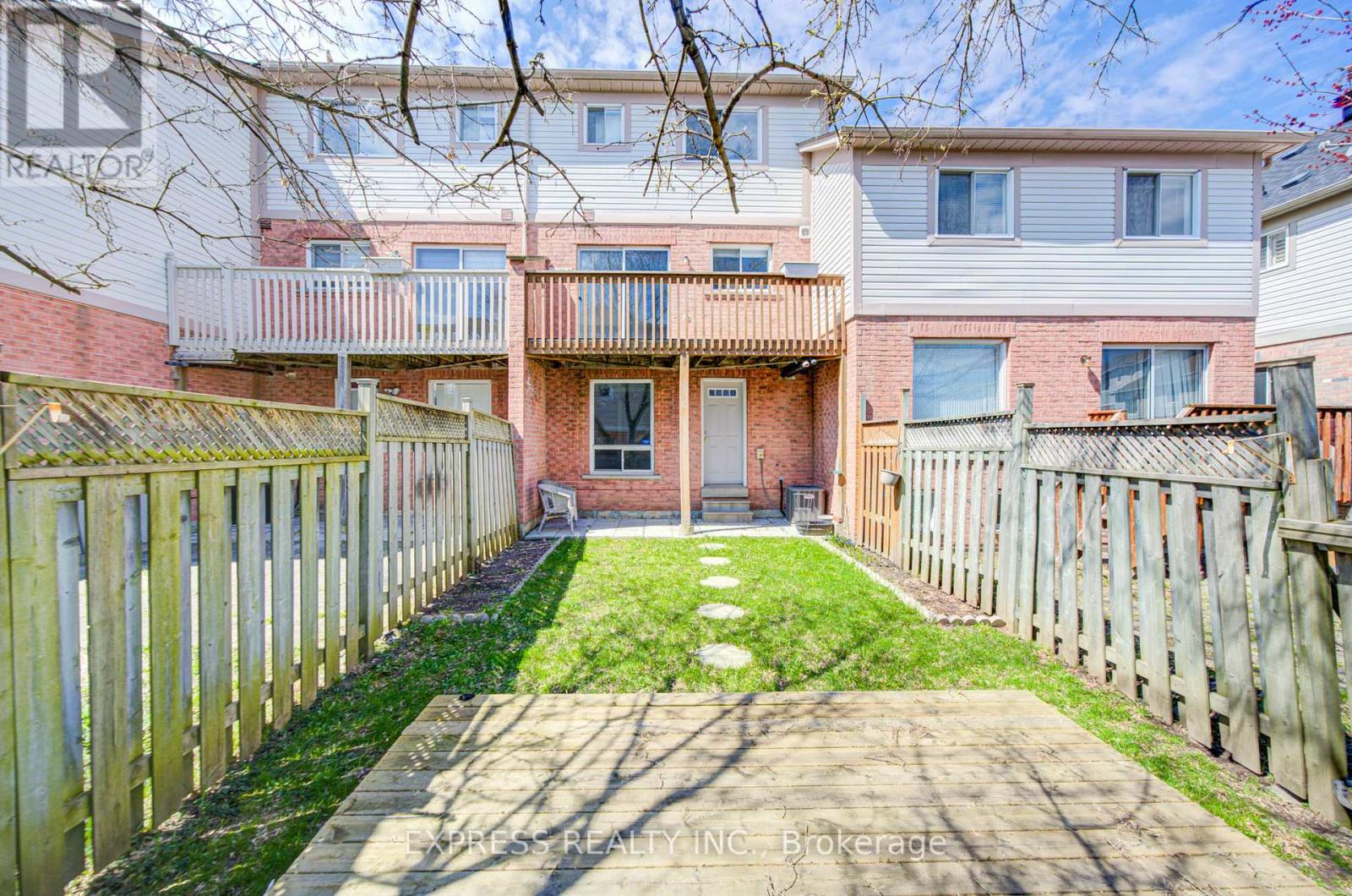 33 SCHOUTEN CRESCENT — photo 47