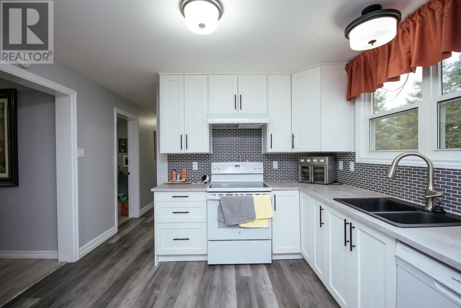 Property 8 of 31 of 2810 Pinecrest Drive