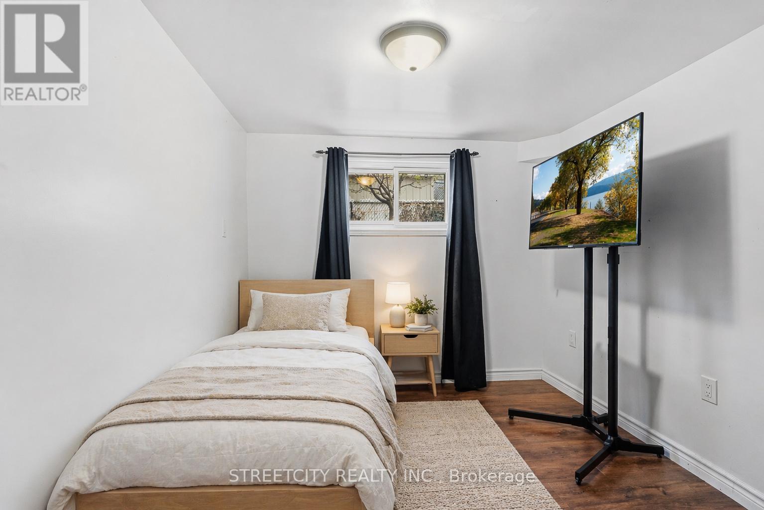 68 DOWNING CRESCENT Property Photo