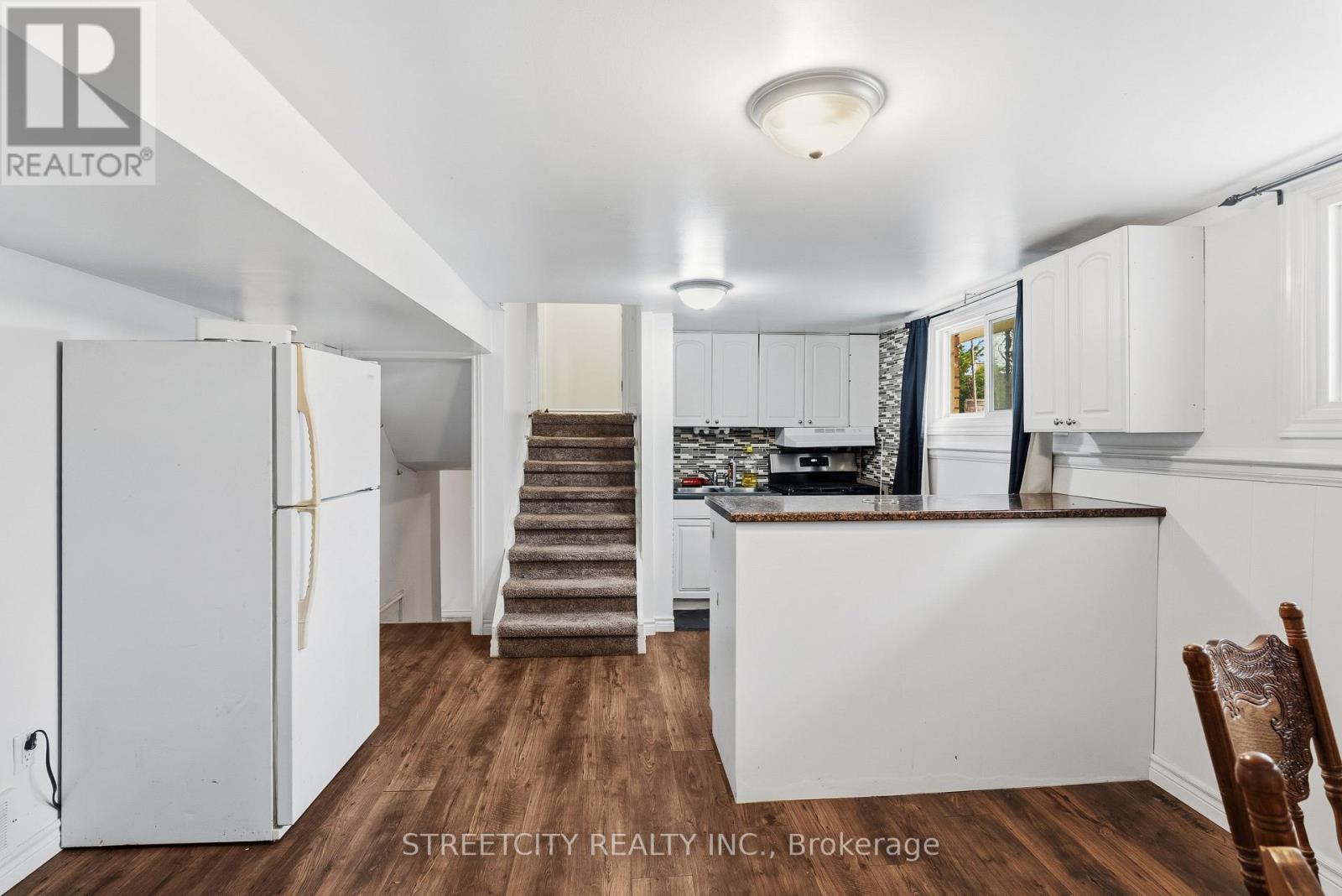 68 DOWNING CRESCENT Property Photo