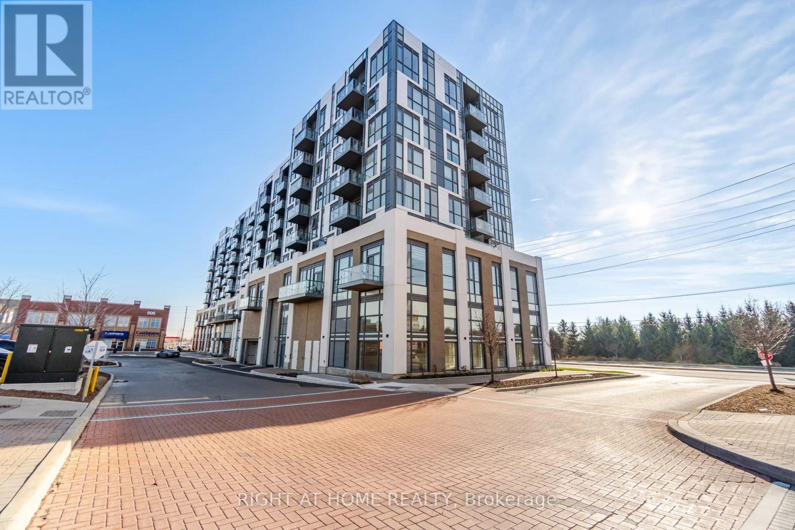 606 - 509 DUNDAS STREET W