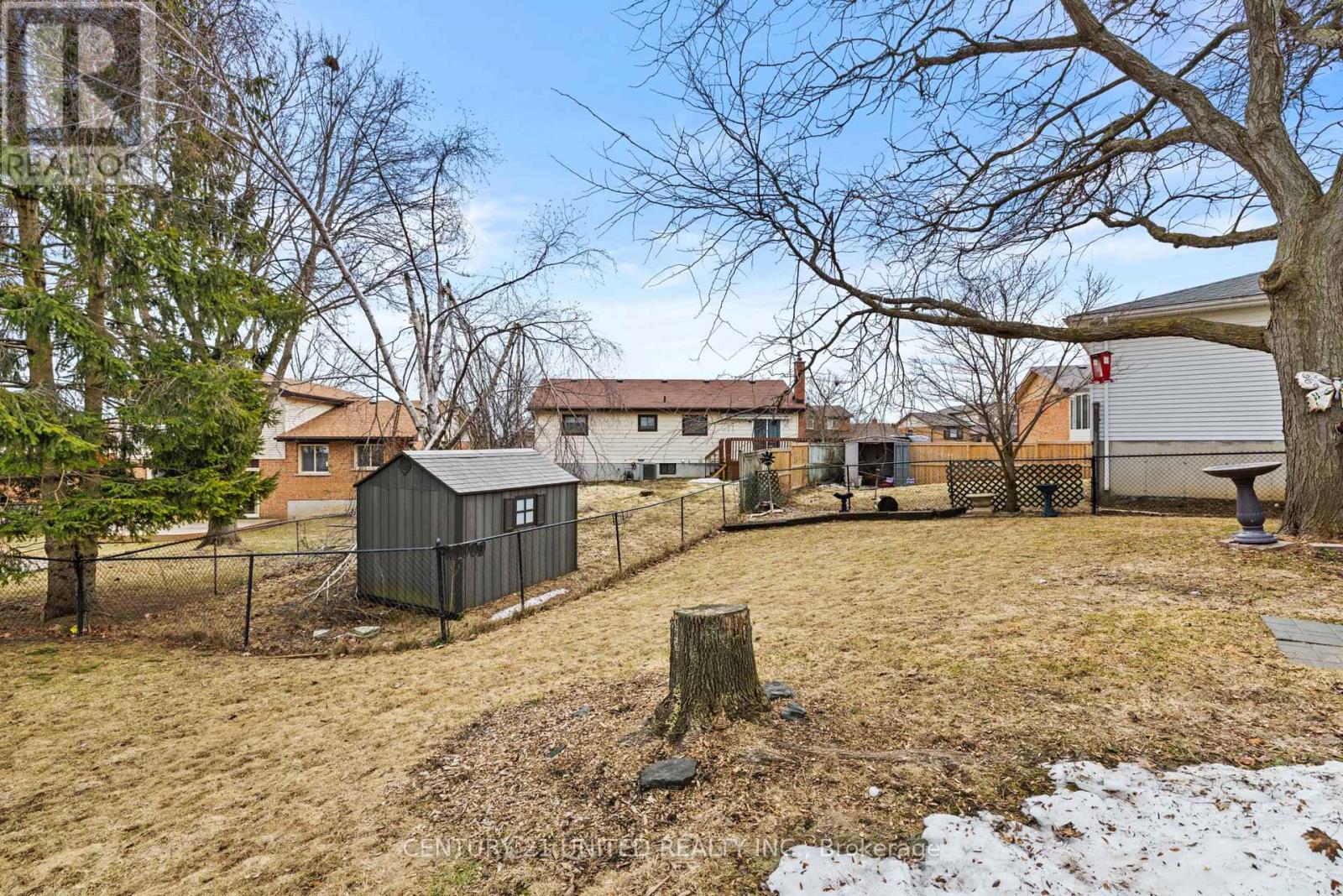 Fully Fenced Yard