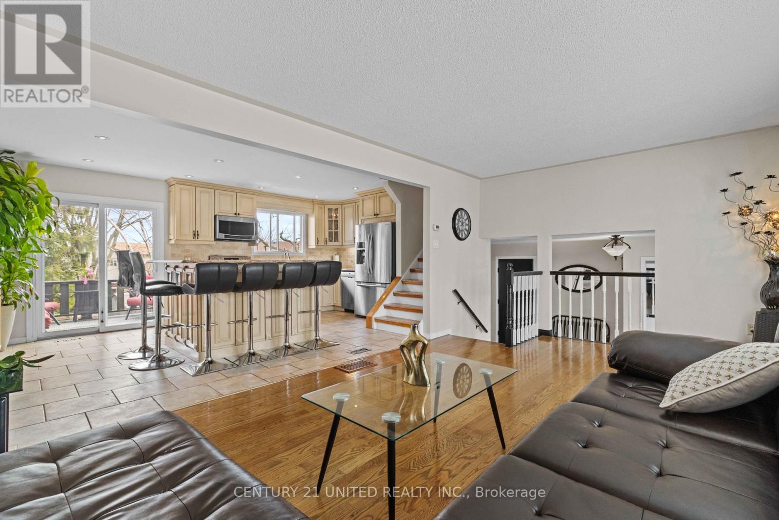 Kitchen & Living Room