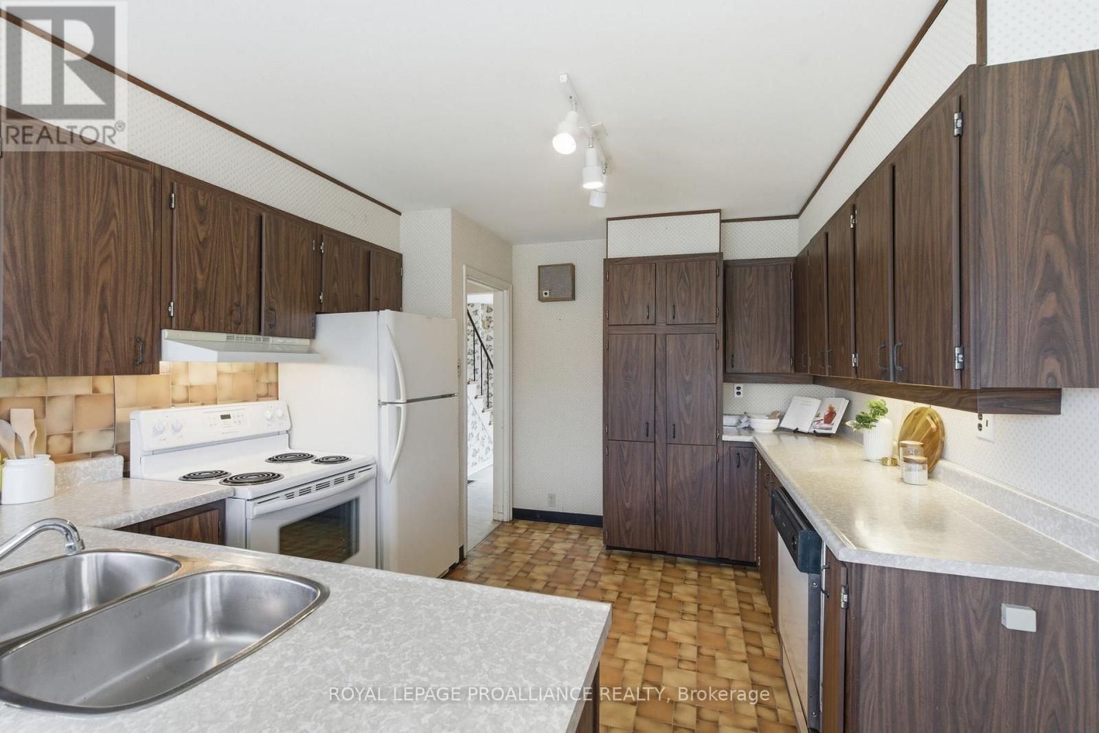 395 HENRY STREET, Cobourg, Ontario, K9A3Z1 — Photo 18