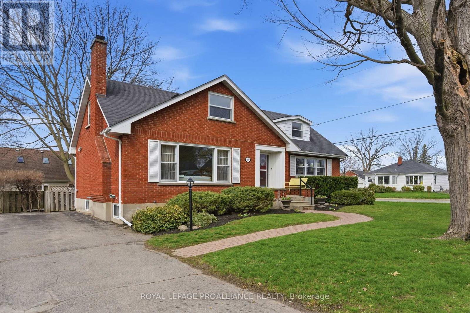 395 HENRY STREET, Cobourg, Ontario, K9A3Z1 — Photo 3