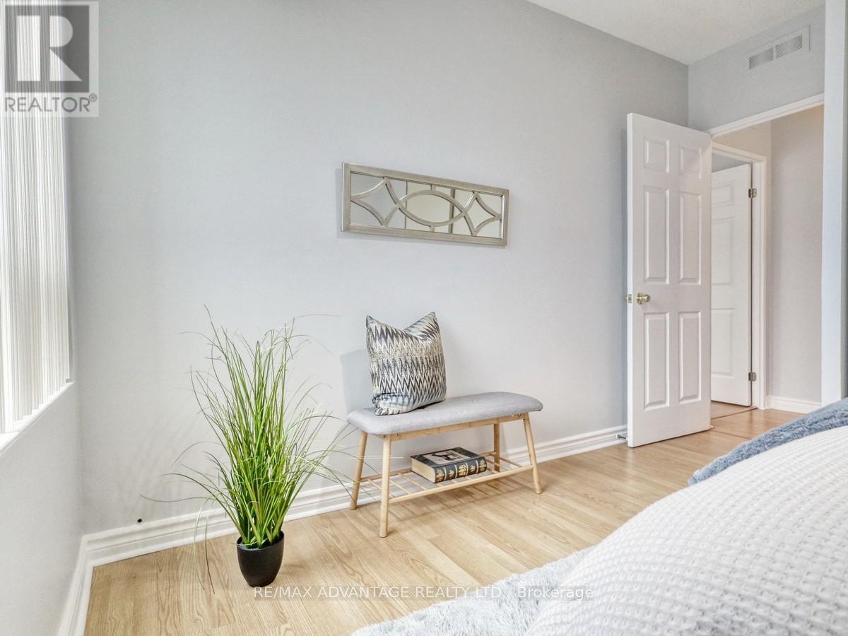 205 - 744 WONDERLAND ROAD S — photo 32