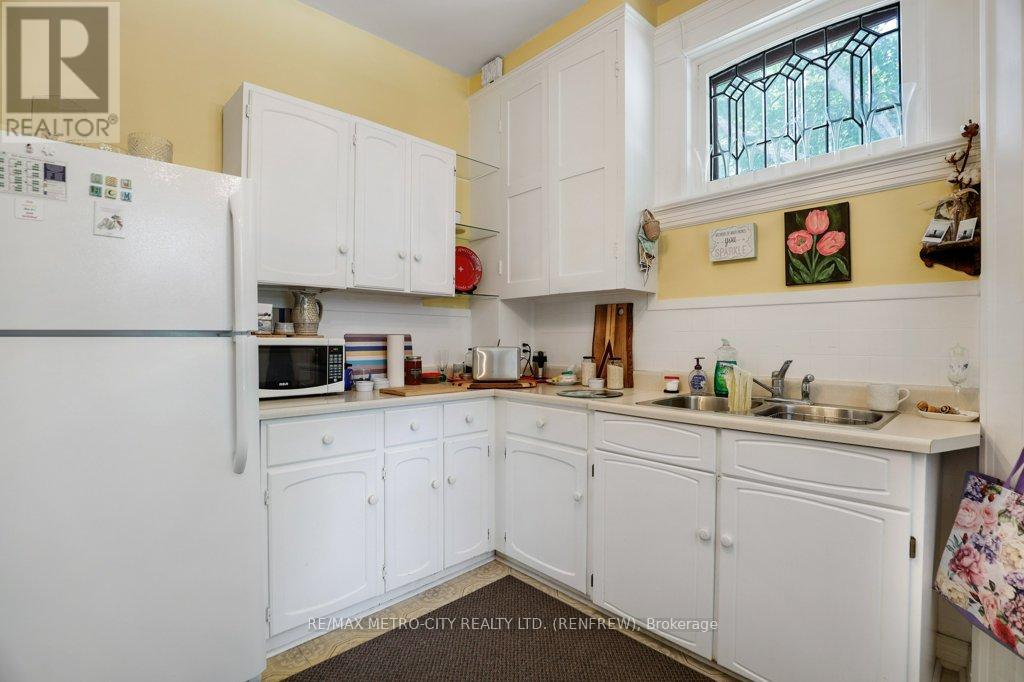 154 QUARRY AVENUE — photo 39