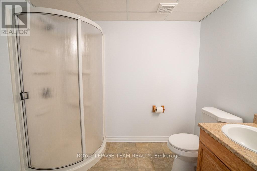 Full bathroom in lower level