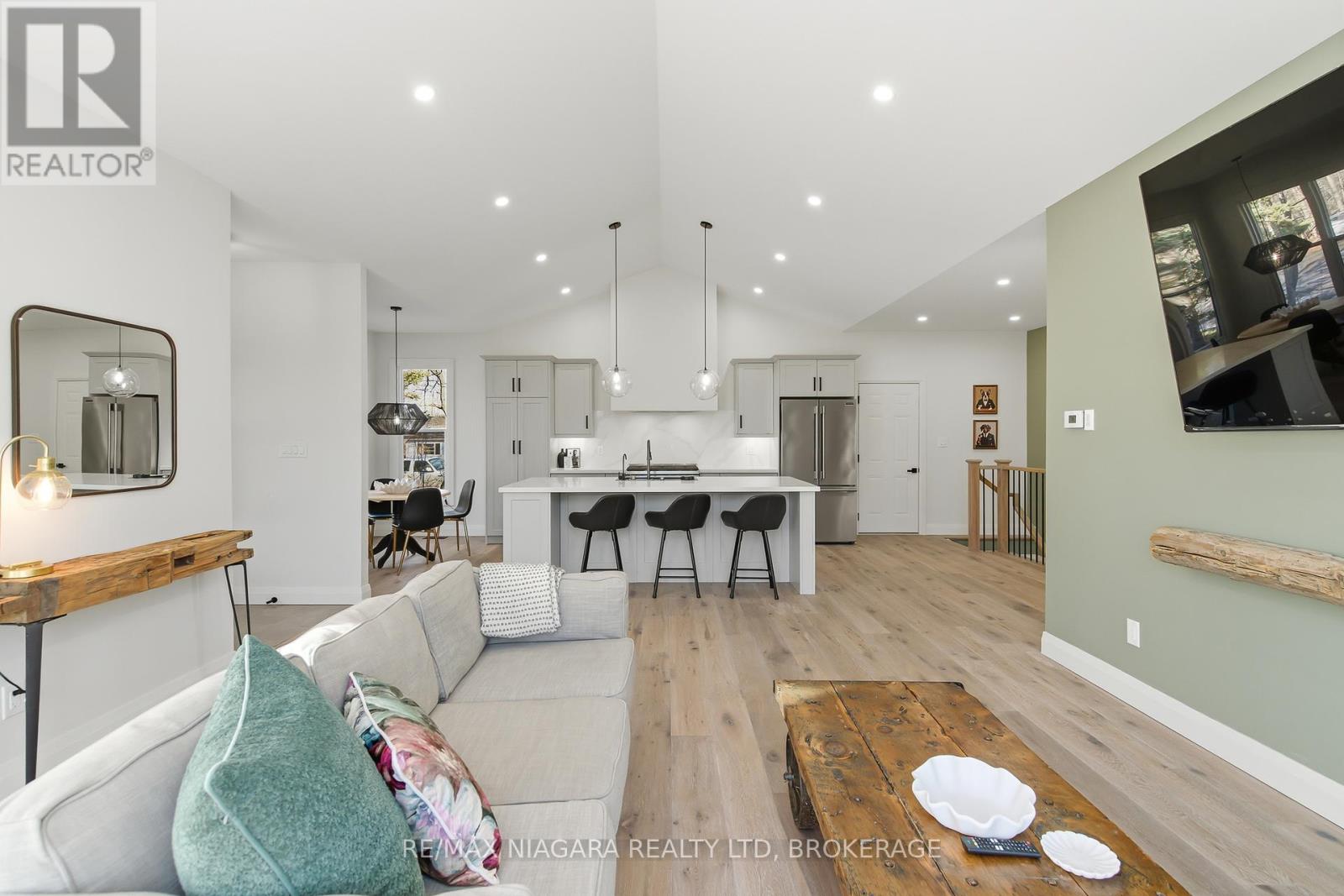 2365 CROSS STREET — photo 17