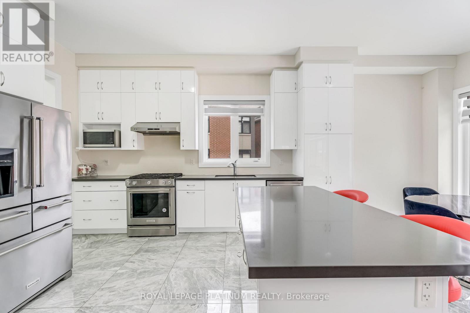 49 WESTLAKE CRESCENT — photo 11
