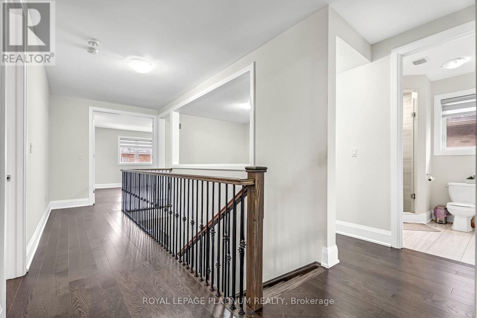 49 WESTLAKE CRESCENT — photo 37