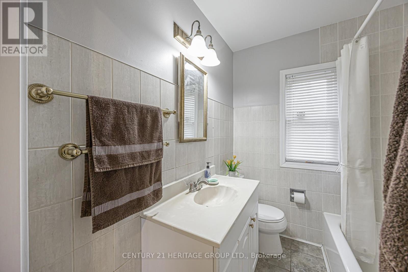 1059 GORHAM STREET - 29