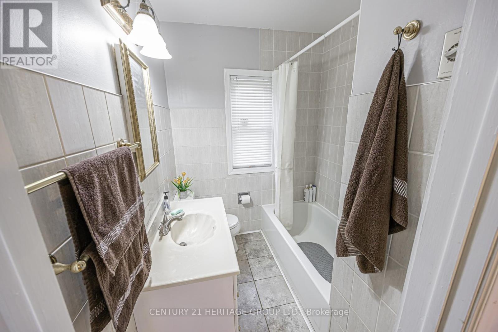 1059 GORHAM STREET - 30