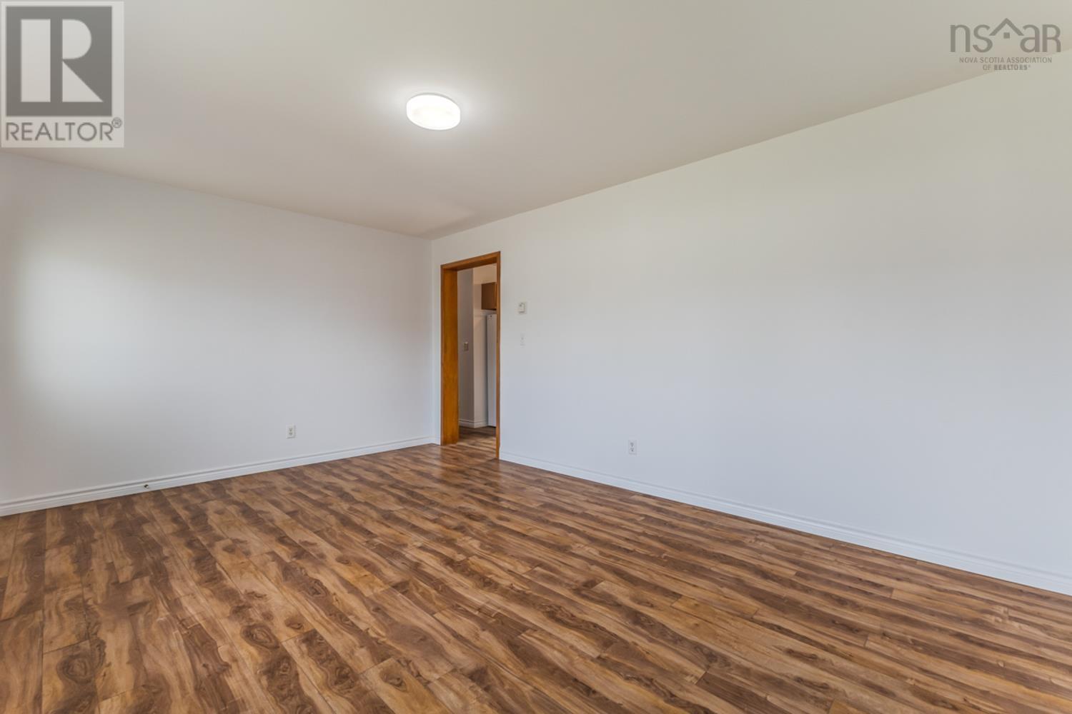 Property 11 of 49 of 54 LAVINIA Drive